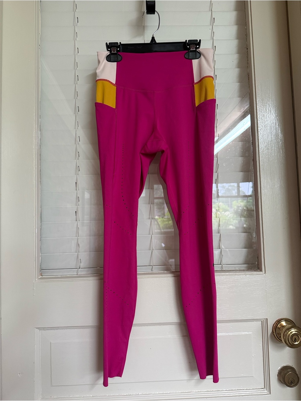 Brooks Run Happy Leggings NWOT size Small